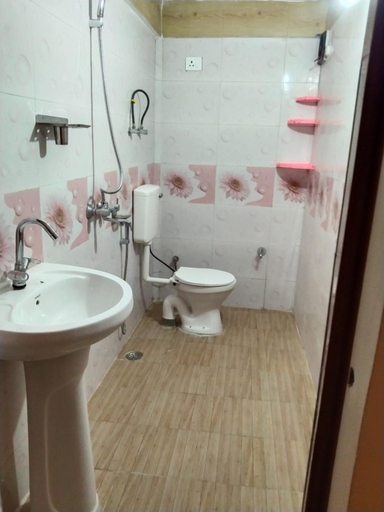 Bathroom 4, Himalaya View, Almora