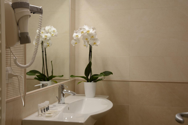 Bathroom 3, La Villa Residence, Teramo