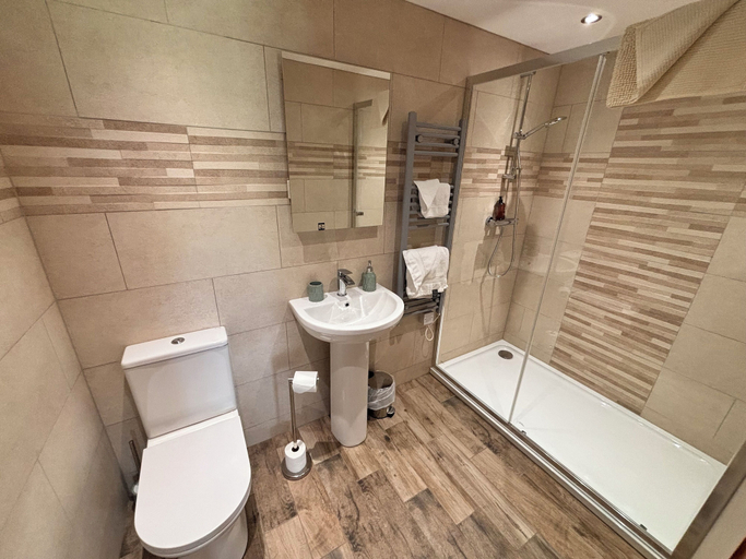 Bathroom 2, Fernhill Hotel, Rochdale