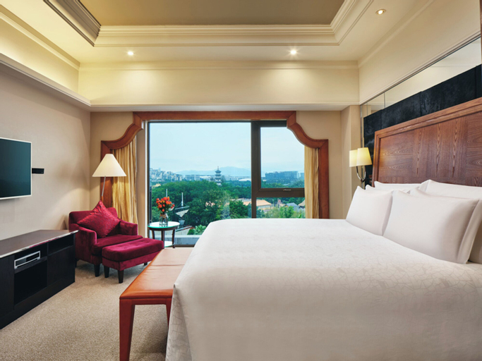 Bedroom 14