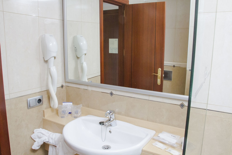 Bathroom 4, Checkin Diamar, Las Palmas