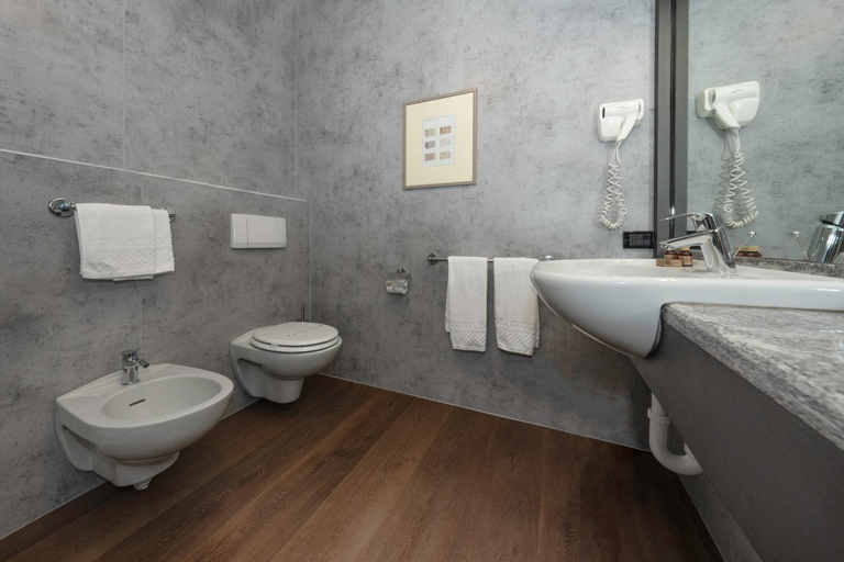 Bathroom 5