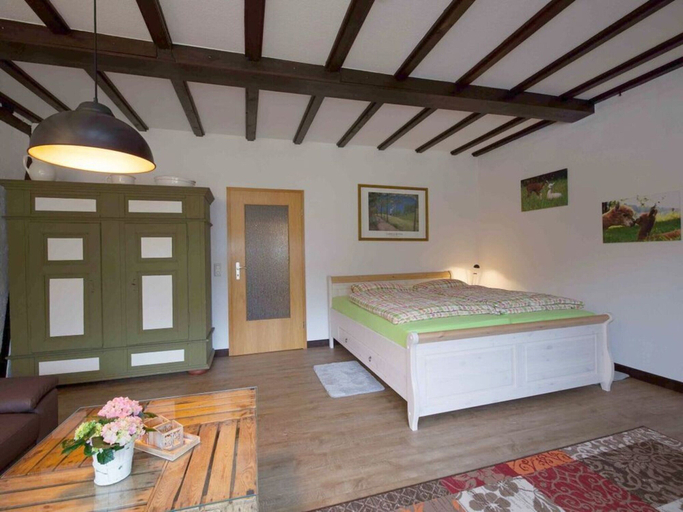 Bedroom 2, Holiday Apartment Alpakahof Blomberg, Märkischer Kreis