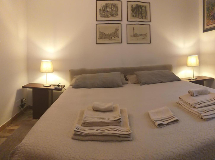Others 3, B&B Jacopino, Florence
