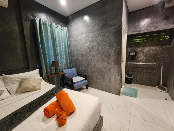 Bedroom 13