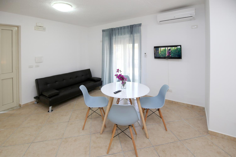Others 3, villa aurora, Messina