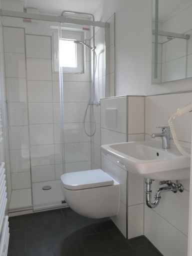 Bathroom 2, Landhaus Mienenbuttel, Harburg