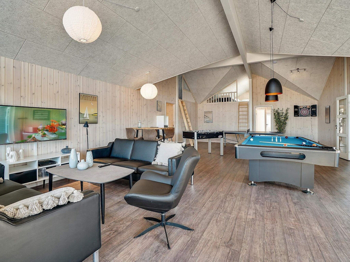 Food & Drinks 5, 5 Star Holiday Home in Grenaa, Norddjurs
