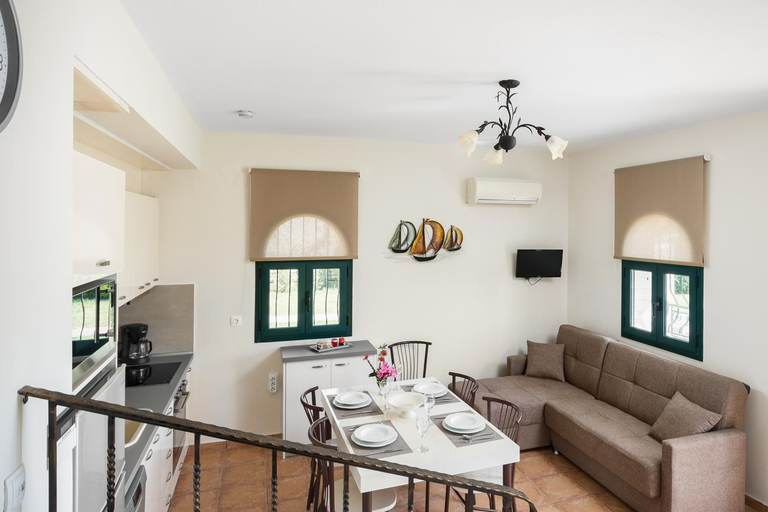 Others 5, Liostasi, Ionian Islands