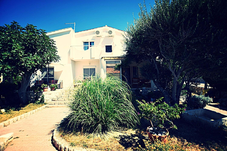 Others 5, Movo House, Pag
