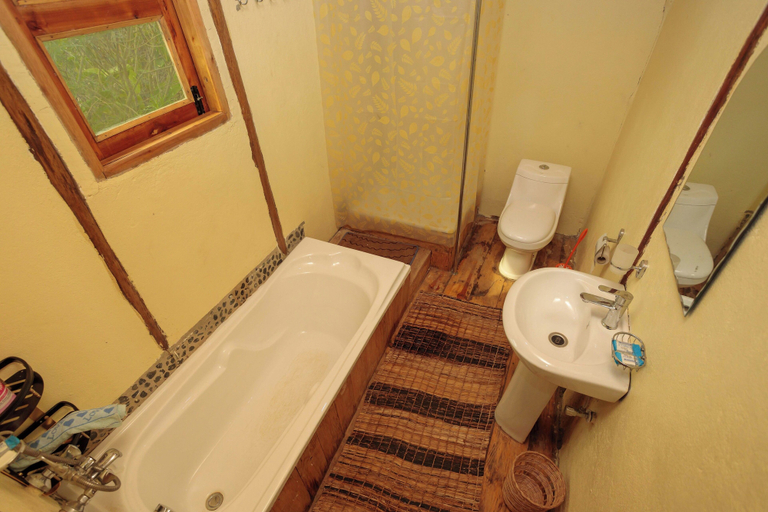 Bathroom 3, lake mwamba lodge, Burahya