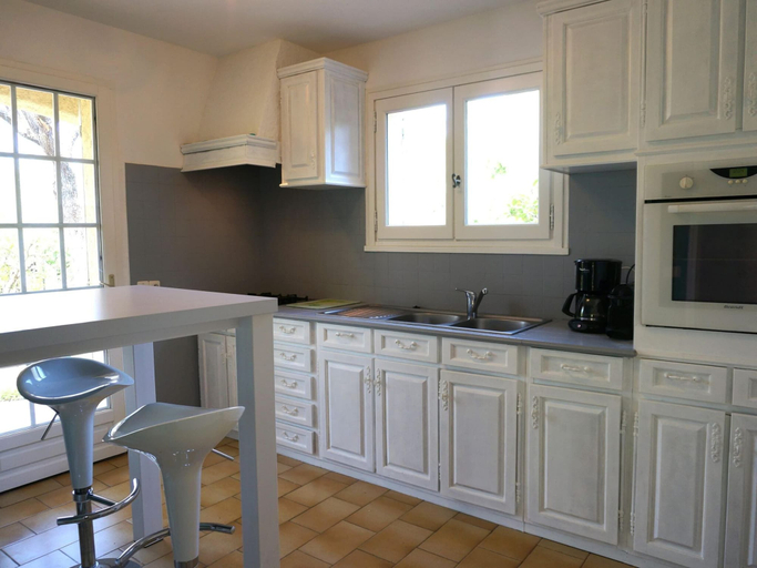Private kitchen, Beautiful House With Large Garden, Var