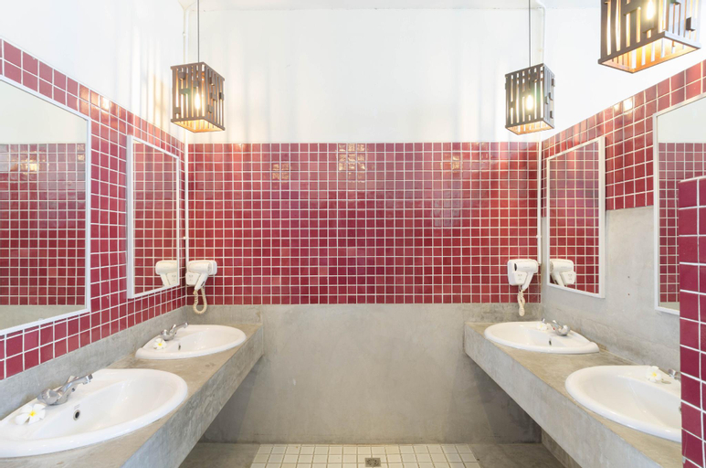 Bathroom 4