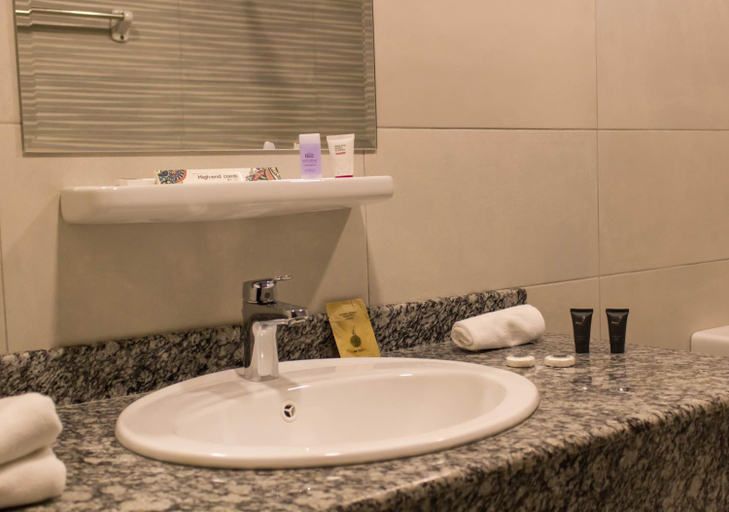 Bathroom 3, Parkside Plaza Hotel - Muscat, Seeb
