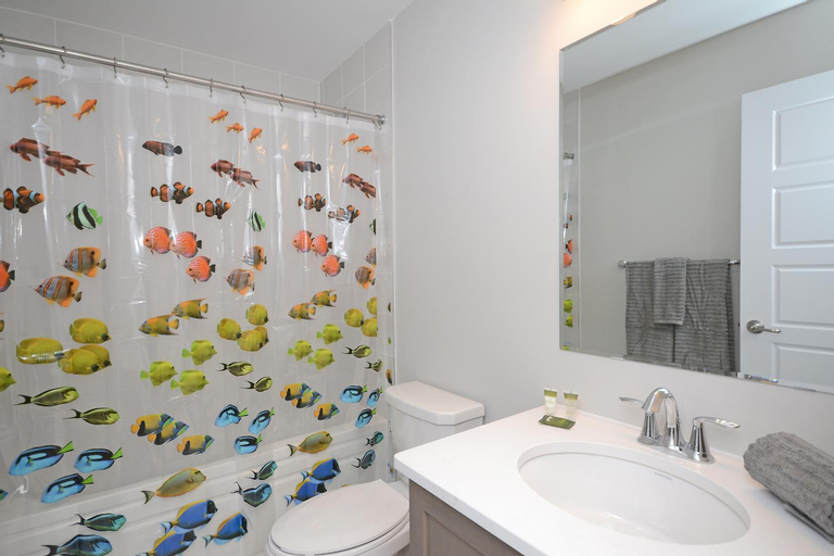 Bedroom 3, Royal Stays Townhome Collection - 3 Bedroom Townhome in Oakville, Halton