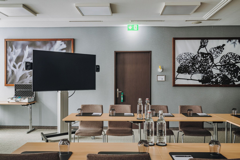 Business Facilities 23