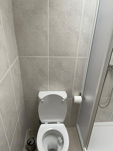 Bathroom 2, Kualquer Koisa, Tondela