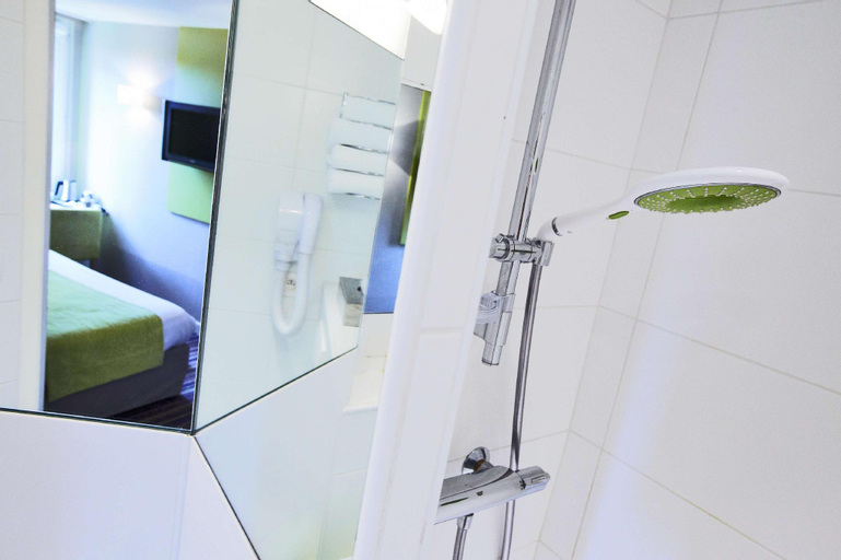 Bathroom 4
