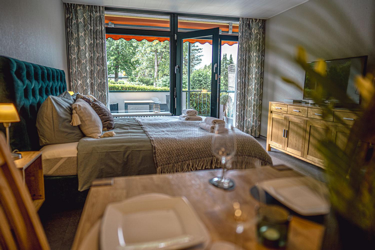 Bedroom 2, Sonnenstube - Westbalkon, Ruhige Lage, Sauna, Pool, Seenahe, Dachterrasse, Soest