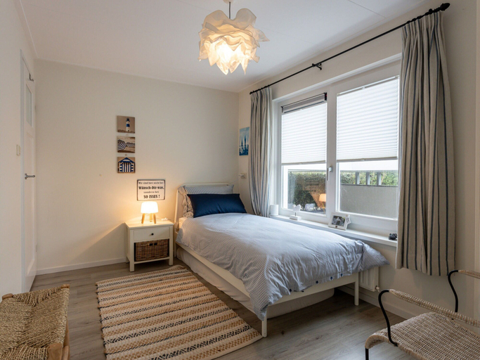 Bedroom 2, Holiday Home by Lake Veerse Meer, Noord-Beveland
