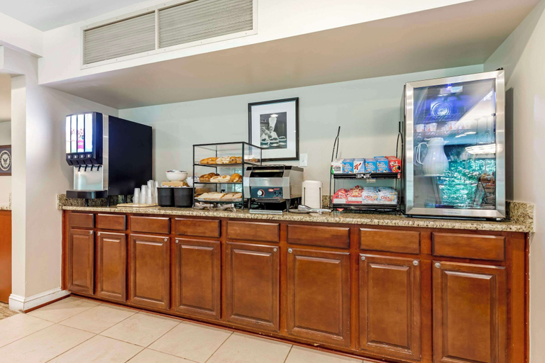 Food & Drinks 5, Country Inn & Suites by Radisson, Annapolis, MD, Anne Arundel