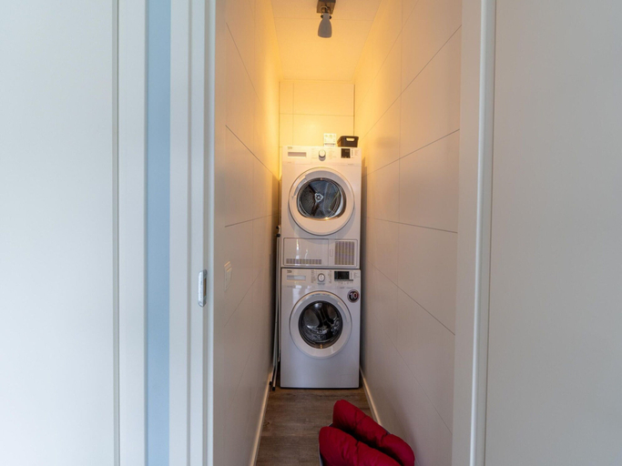 Bathroom, Beautiful Holiday Home in Bantega With Boat, Lemsterland