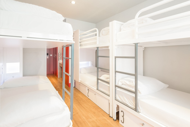 Bedroom 4, Generator Barcelona, Barcelona