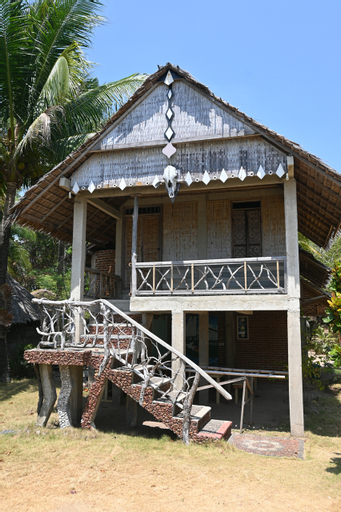 Exterior 12