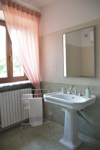 Bathroom 2, B&B Cyparus, Ascoli Piceno