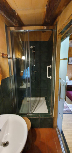 Bathroom 2, B&B Mas Torrencito Pet Friendly, Girona