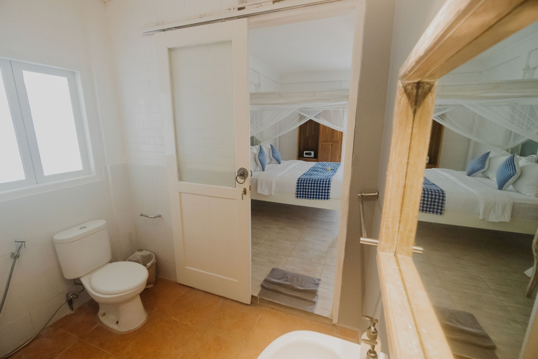 Bathroom 3, Noya Bed and Breakfast, Gianyar