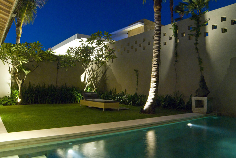 Swimming Pool 11