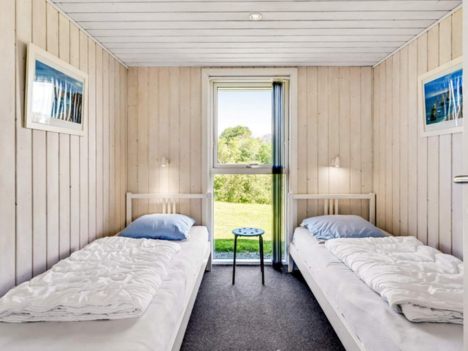 Room 2, 5 Star Holiday Home in Humble, Langeland