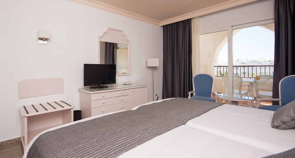 Bedroom 3, Hotel Mac Puerto Marina, Málaga