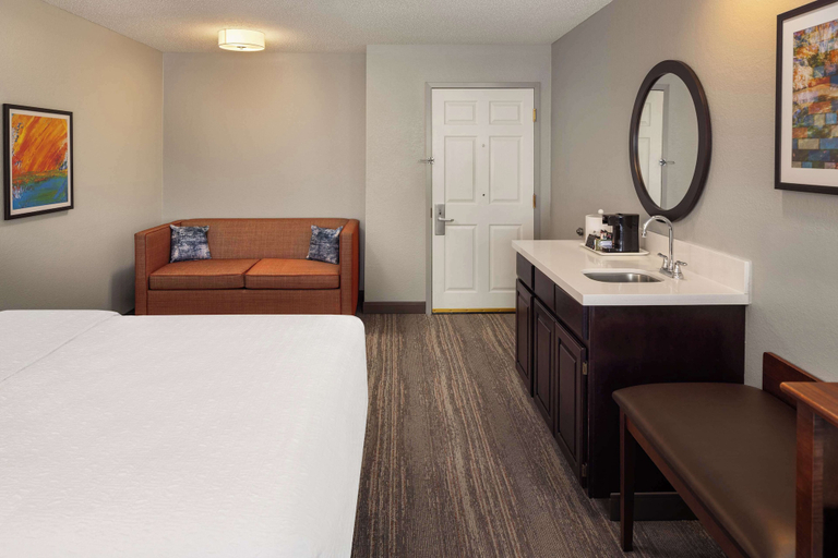 Bedroom 2, Hampton Inn Minneapolis NW Maple Grove, Hennepin