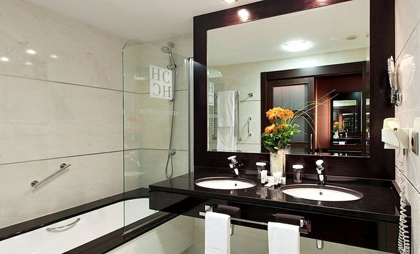 Bathroom 2, Cordoba Center, Córdoba