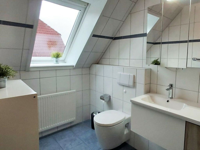 Bathroom, Holiday Apartment East Dunes, Leer