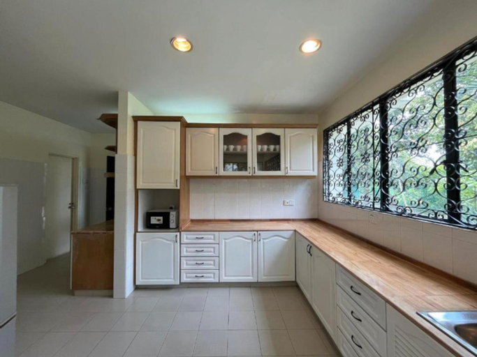 Dining Room 13
