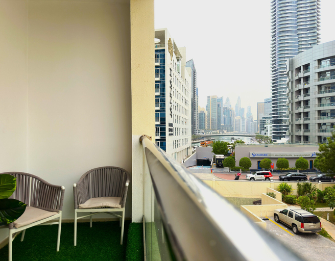 Balcony view 5, WOW Studio w Balcony and Canal View, Dubai