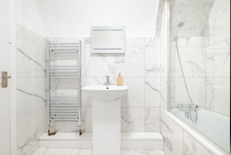 Bathroom 4, Stylish & Comfy Apartment in Marylebone, London