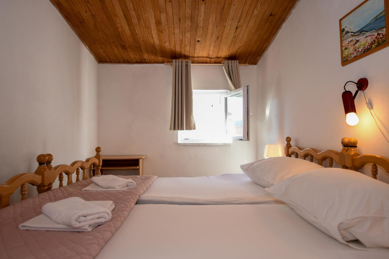 Others 4, Movo House, Pag