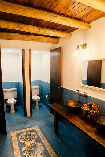 Others 4, Hotel Refugio Pozo Azul, Aquitania