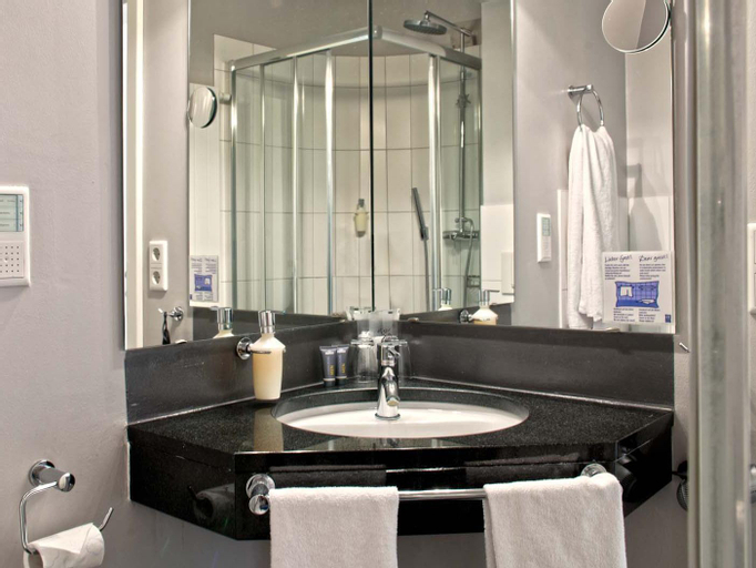 Bathroom 11