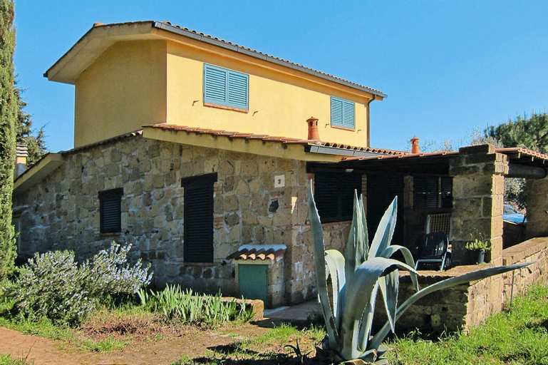 Apartment in Guardistallo with terrace, Pisa