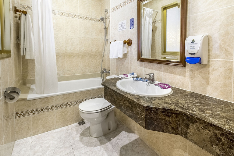Bathroom 3, Neptuno Apartments, Barcelona