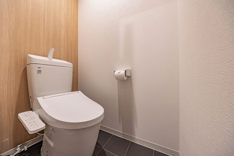 Bathroom 3, Azami Ann, Shirahama