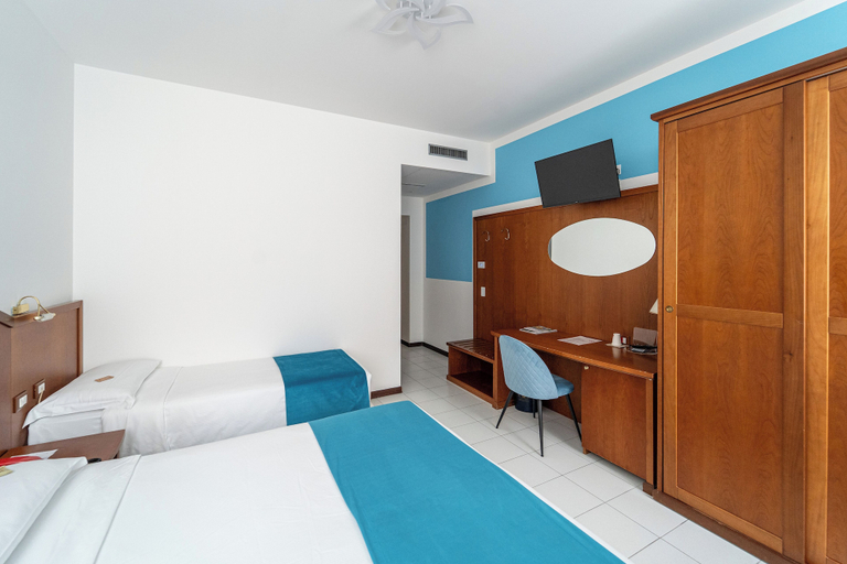 Bedroom 3, Hotel Italia, Trieste