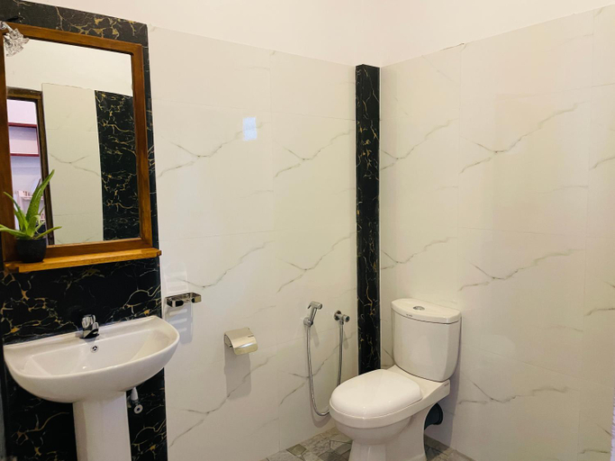 Bathroom 3, Sanka Villa, Weligama