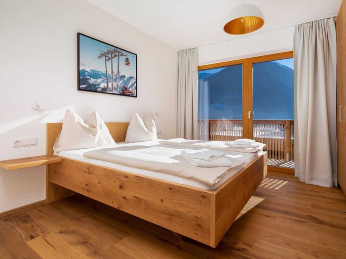 Bedroom 2, Exclusive Chalet With Sauna and Glacier View, Zell am See