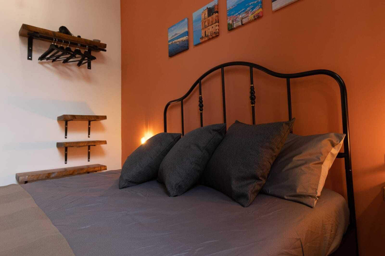 Bedroom 2, Next Stop Pignasecca, Napoli